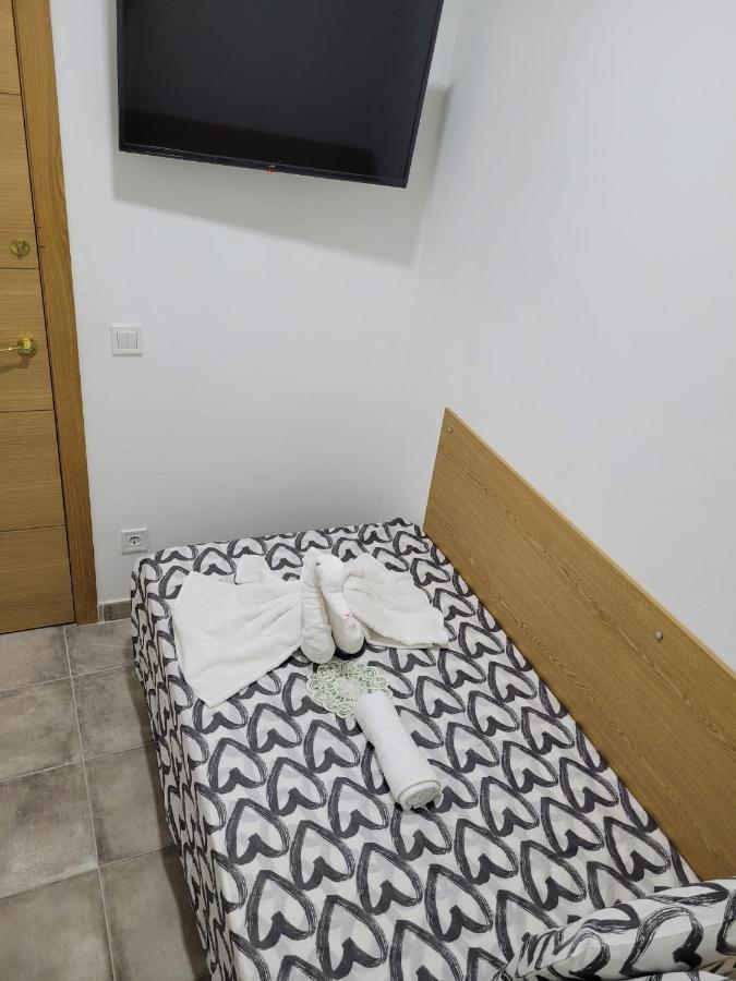 Coliving New San Bernando Hotel Мадрид Екстериор снимка
