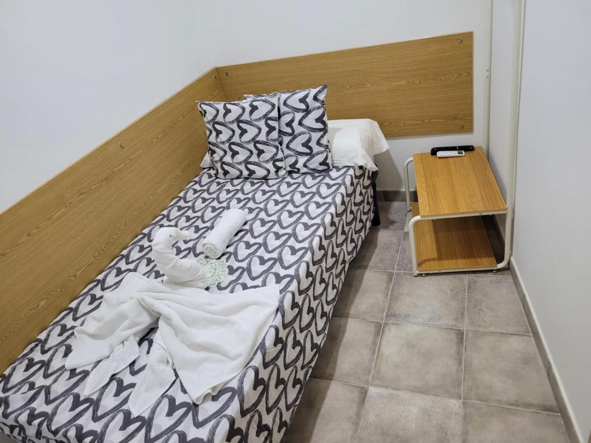 Coliving New San Bernando Hotel Мадрид Екстериор снимка