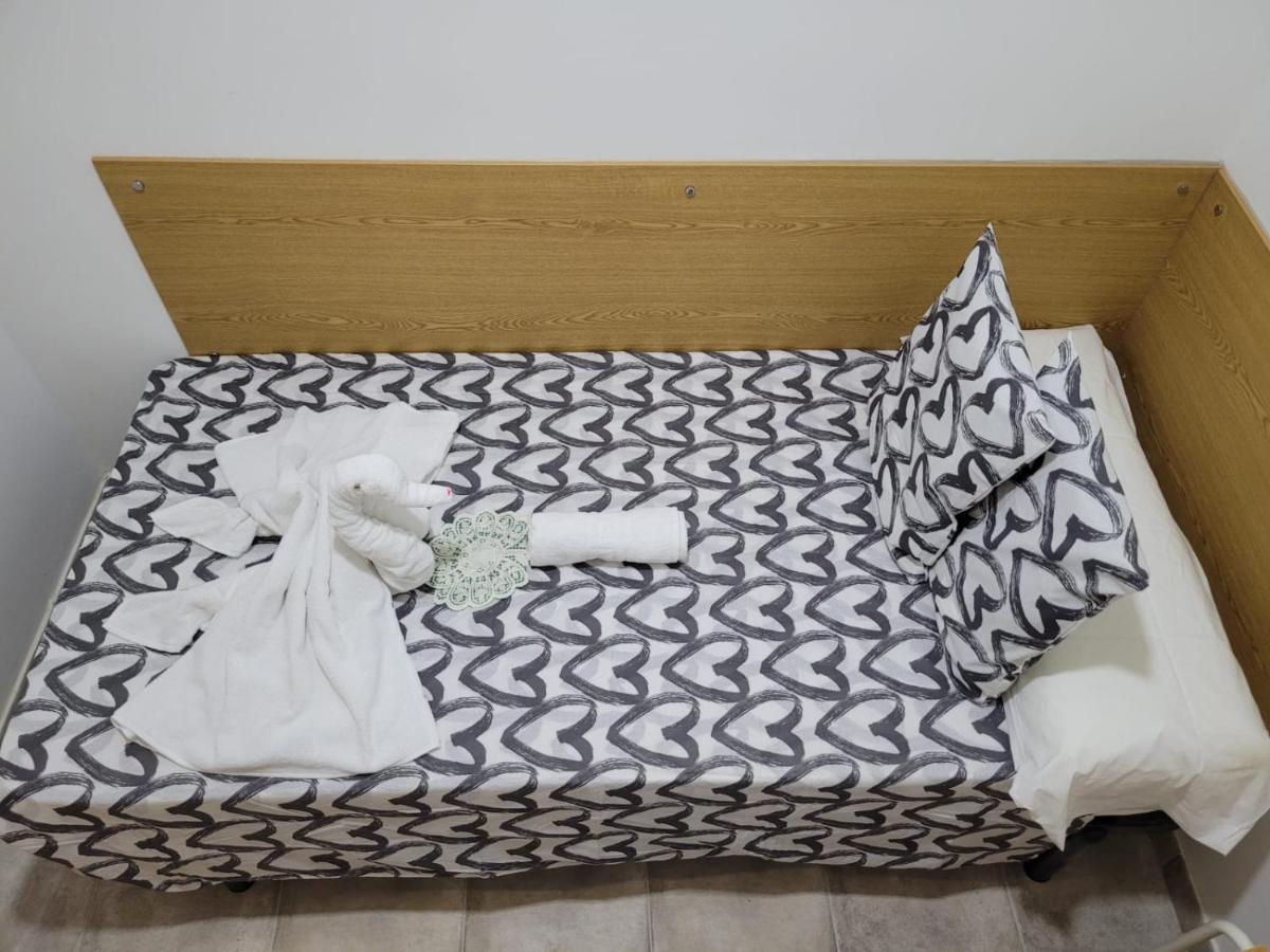 Coliving New San Bernando Hotel Мадрид Екстериор снимка